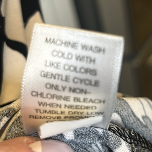 Dana Buchman Faux Wrap Floral Sleeveless V Neck Midi Dress in Brown Tan Cream - Picture 11 of 17